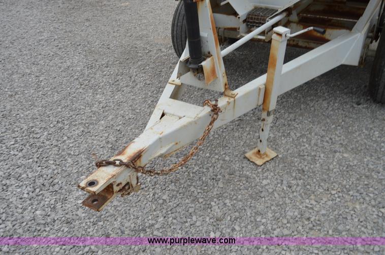 image for item H2758 Willmar 500 spreader