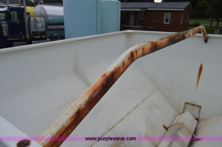 image for item H2758 Willmar 500 spreader