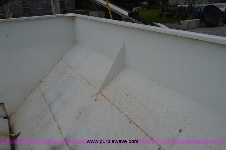 image for item H2758 Willmar 500 spreader