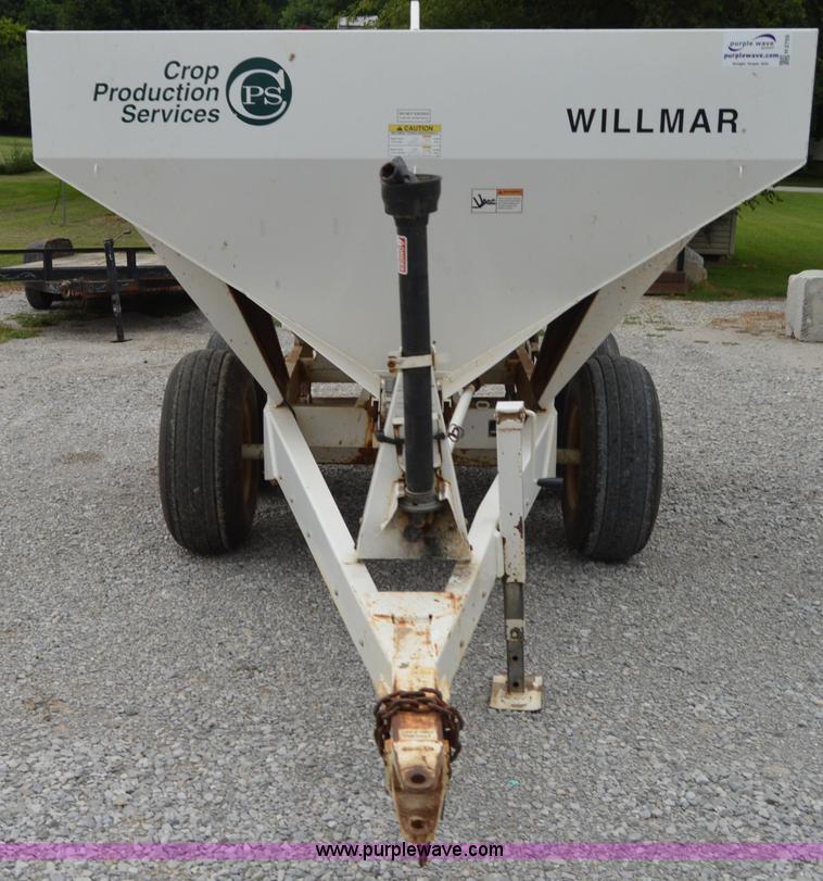 image for item H2759 Willmar Super 500 narrow track spreader