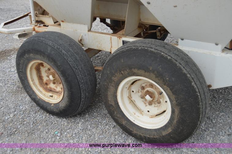 image for item H2759 Willmar Super 500 narrow track spreader