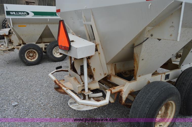 image for item H2759 Willmar Super 500 narrow track spreader