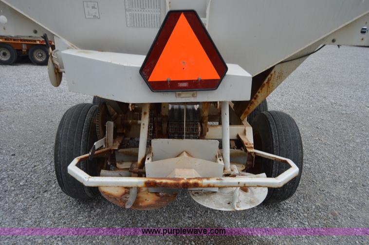 image for item H2759 Willmar Super 500 narrow track spreader