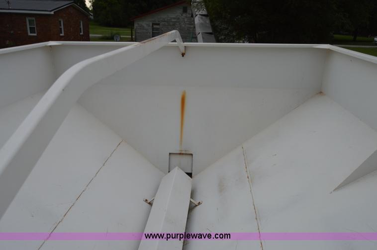 image for item H2759 Willmar Super 500 narrow track spreader