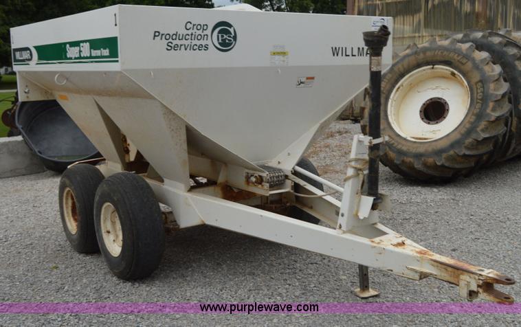 image for item H2760 Willmar Super 500 narrow track spreader