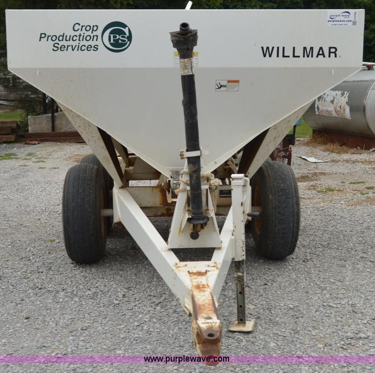 image for item H2760 Willmar Super 500 narrow track spreader