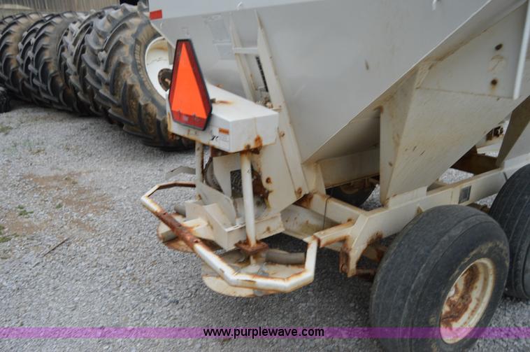 image for item H2760 Willmar Super 500 narrow track spreader