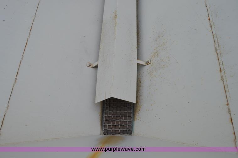 image for item H2760 Willmar Super 500 narrow track spreader