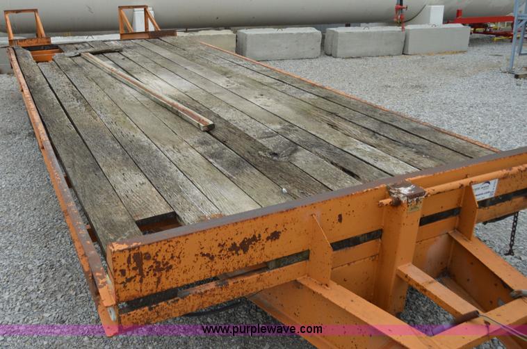 image for item H2761 1998 Econoline MP423DE equipment trailer