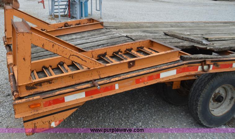 image for item H2761 1998 Econoline MP423DE equipment trailer