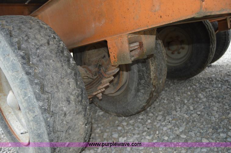 image for item H2761 1998 Econoline MP423DE equipment trailer