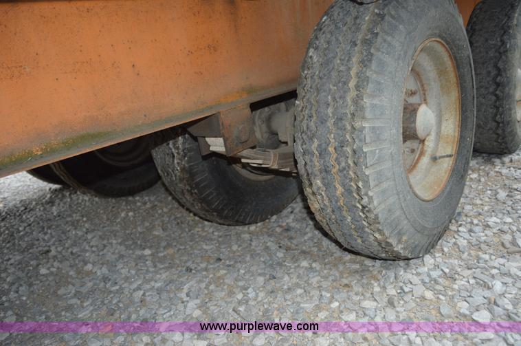 image for item H2761 1998 Econoline MP423DE equipment trailer