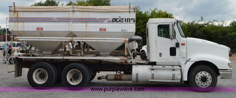 image for item H2766 2000 International 9400i seed tender truck