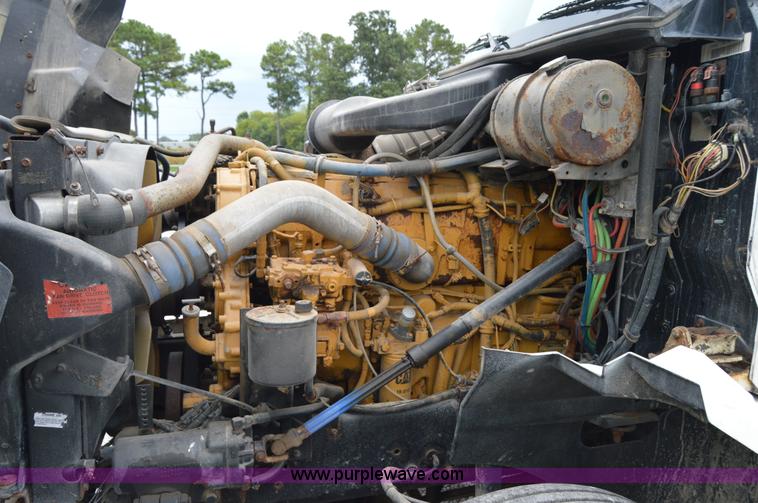 image for item H2766 2000 International 9400i seed tender truck