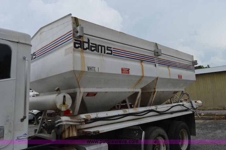 image for item H2766 2000 International 9400i seed tender truck