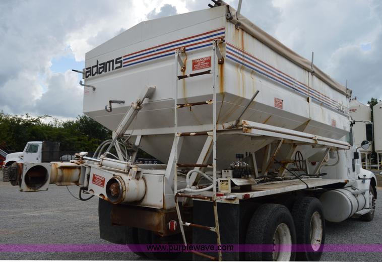 image for item H2766 2000 International 9400i seed tender truck