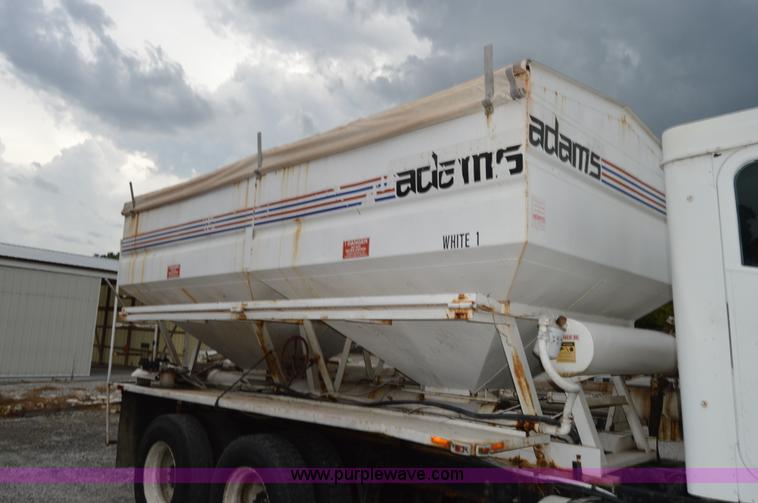 image for item H2766 2000 International 9400i seed tender truck