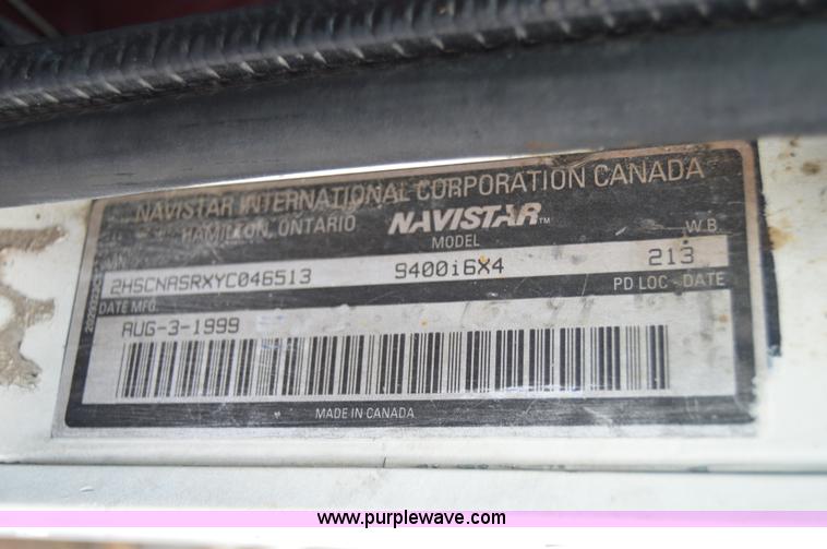 image for item H2766 2000 International 9400i seed tender truck