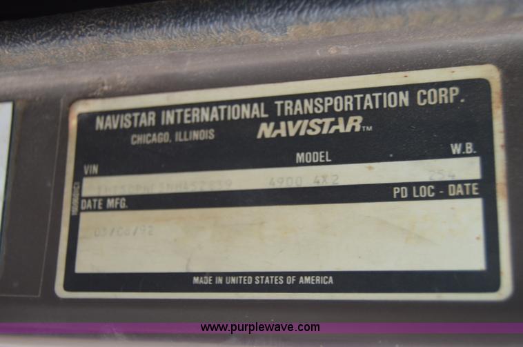 image for item H2767 1992 International 4900 flatbed truck