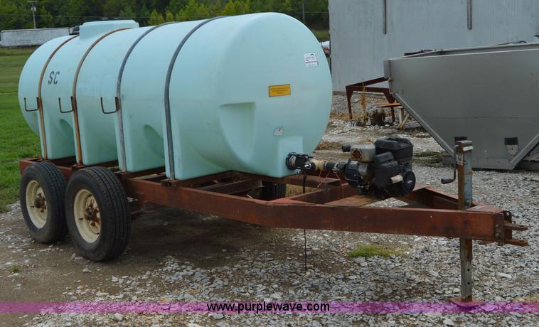image for item H2769 P & H 1,000 gallon liquid nurse tank trailer