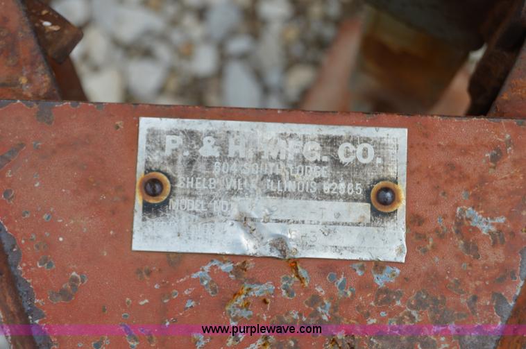 image for item H2769 P & H 1,000 gallon liquid nurse tank trailer