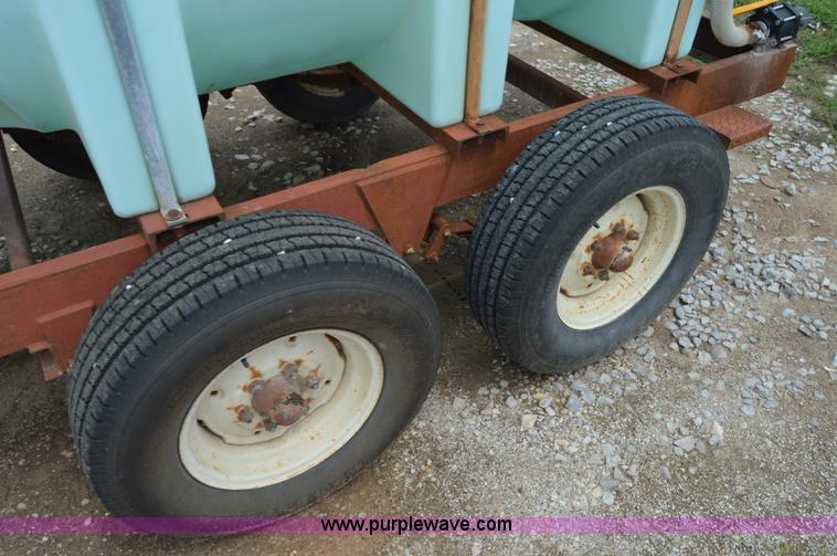 image for item H2769 P & H 1,000 gallon liquid nurse tank trailer