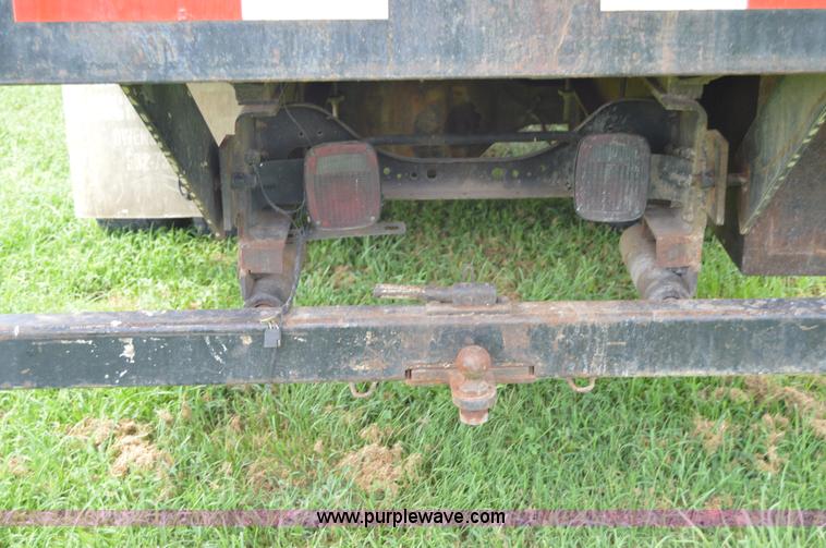 image for item H2775 1990 International 4900 water truck