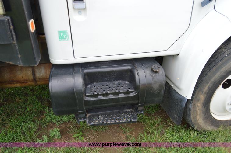 image for item H2775 1990 International 4900 water truck