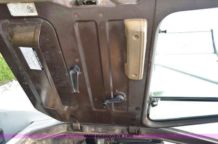 image for item H2775 1990 International 4900 water truck