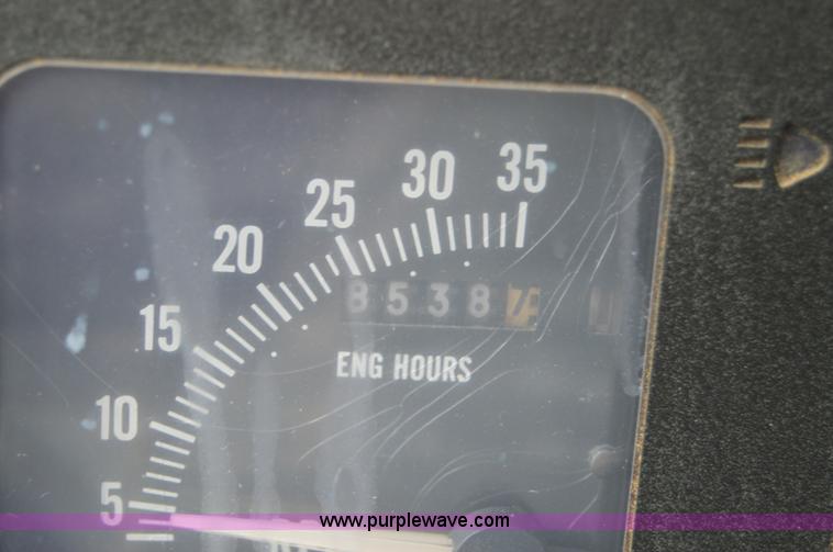 image for item H2775 1990 International 4900 water truck