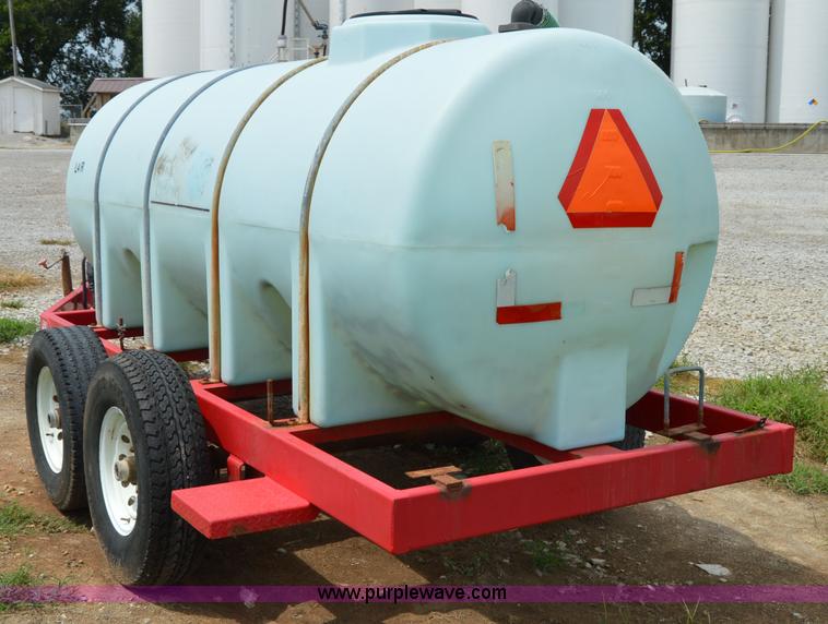 image for item H2776 B-B 1,000 gallon liquid nurse tank trailer