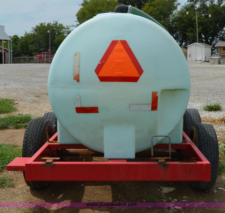 image for item H2776 B-B 1,000 gallon liquid nurse tank trailer