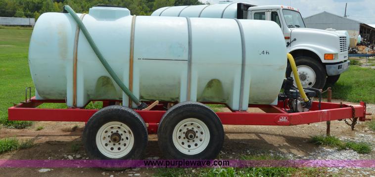 image for item H2776 B-B 1,000 gallon liquid nurse tank trailer