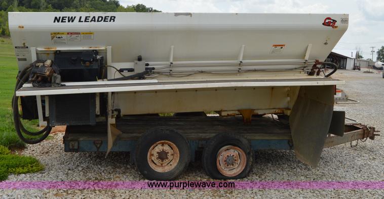 image for item H2777 New Leader L4000G4 spreader bed and multi-applicator