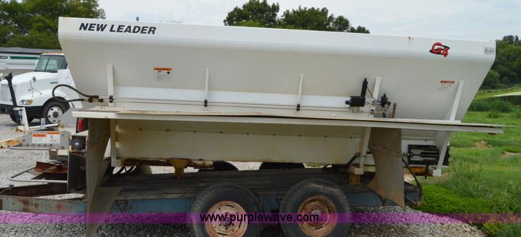 image for item H2777 New Leader L4000G4 spreader bed and multi-applicator