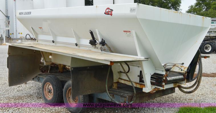 image for item H2777 New Leader L4000G4 spreader bed and multi-applicator
