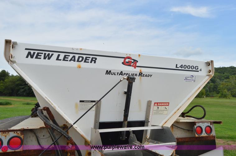 image for item H2777 New Leader L4000G4 spreader bed and multi-applicator