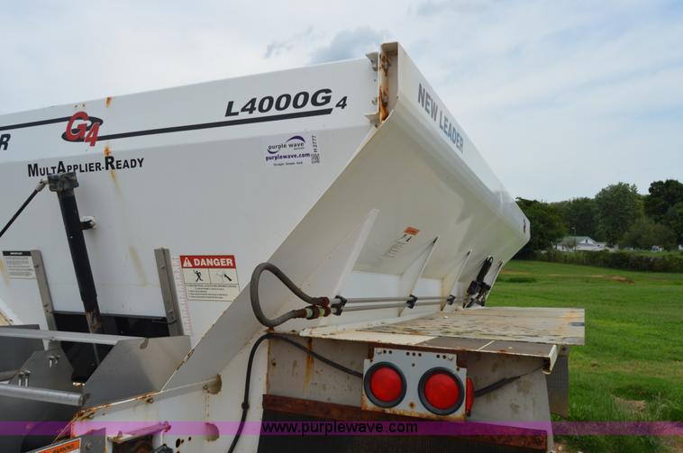 image for item H2777 New Leader L4000G4 spreader bed and multi-applicator