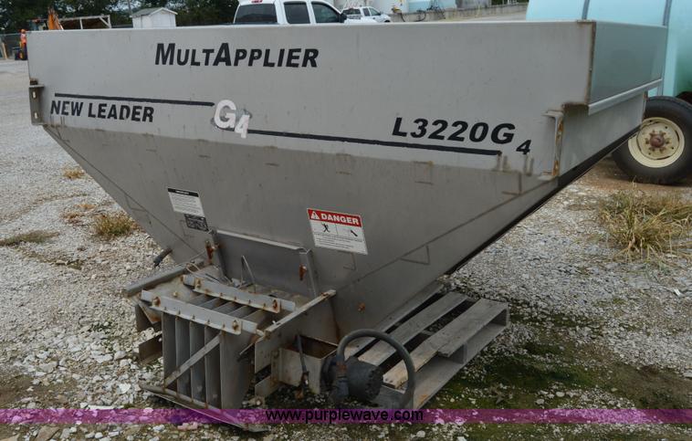 image for item H2777 New Leader L4000G4 spreader bed and multi-applicator