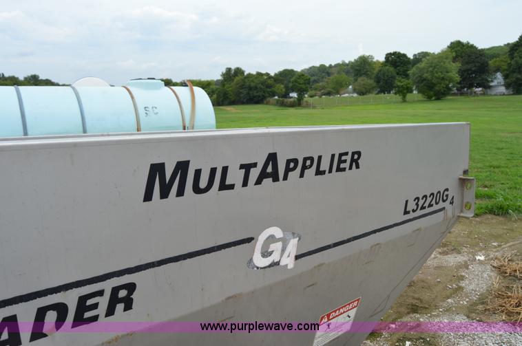 image for item H2777 New Leader L4000G4 spreader bed and multi-applicator