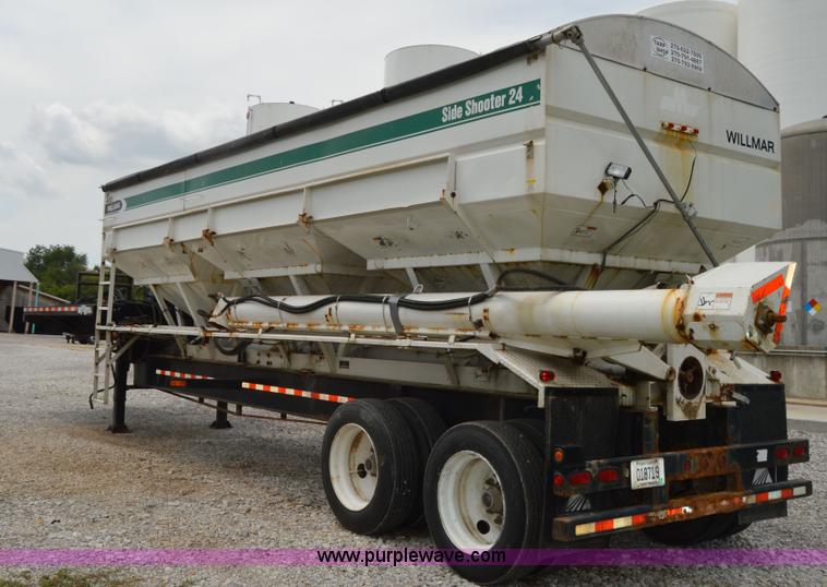 image for item H2780 2008 B&B trailer with Willmar tender
