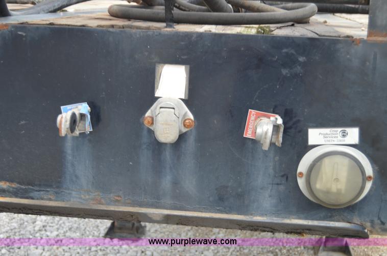 image for item H2780 2008 B&B trailer with Willmar tender