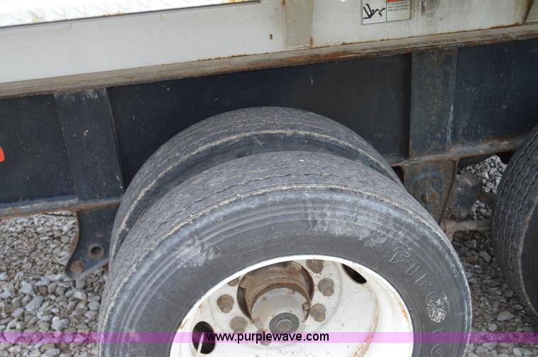 image for item H2780 2008 B&B trailer with Willmar tender