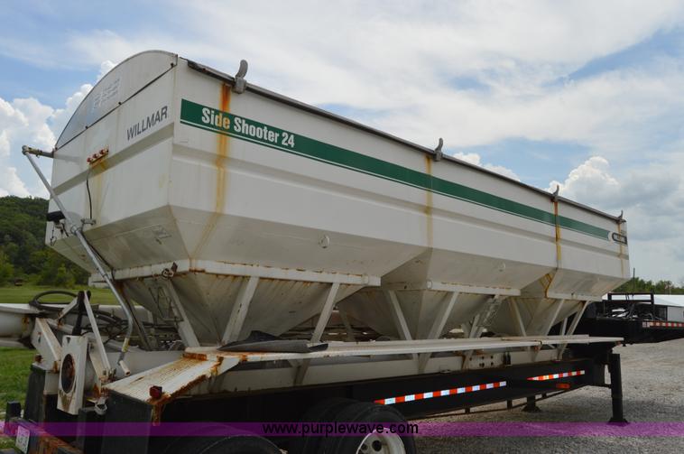 image for item H2780 2008 B&B trailer with Willmar tender