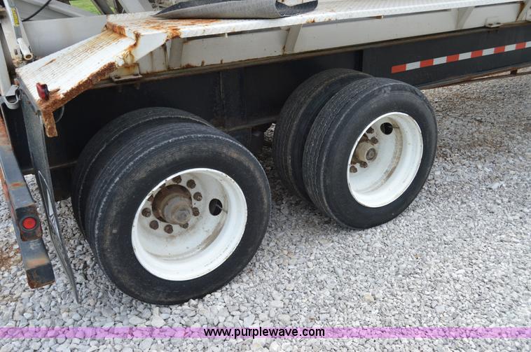 image for item H2780 2008 B&B trailer with Willmar tender