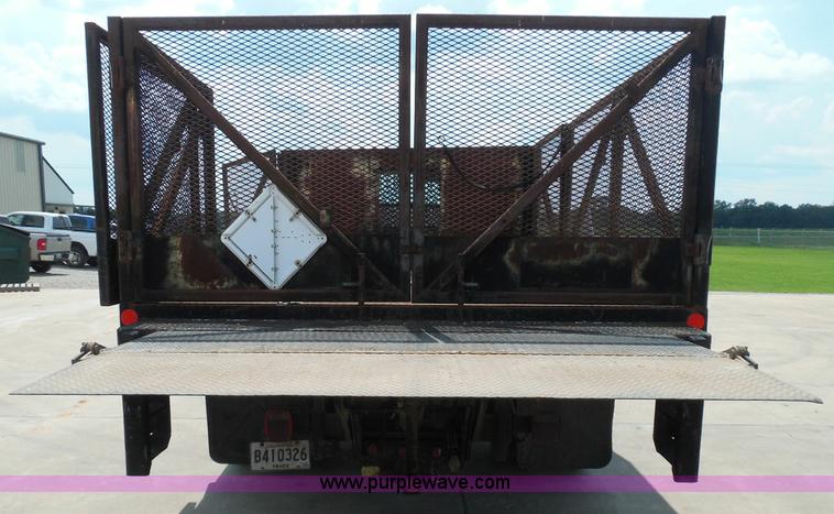 image for item I3383 2000 International 4700 Lo-Profile flatbed truck