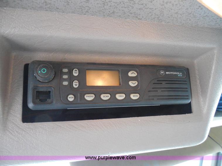 image for item I3383 2000 International 4700 Lo-Profile flatbed truck