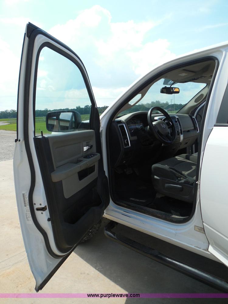image for item I3385 2011 Dodge Ram 2500 HD Crew Cab pickup truck