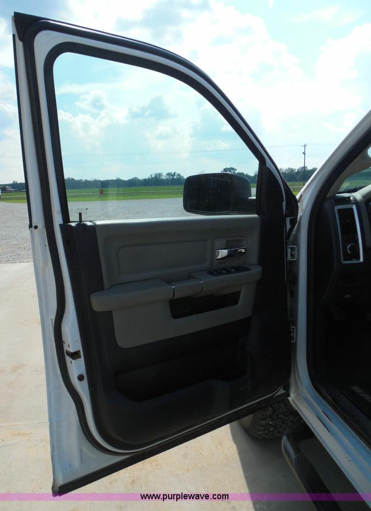 image for item I3385 2011 Dodge Ram 2500 HD Crew Cab pickup truck