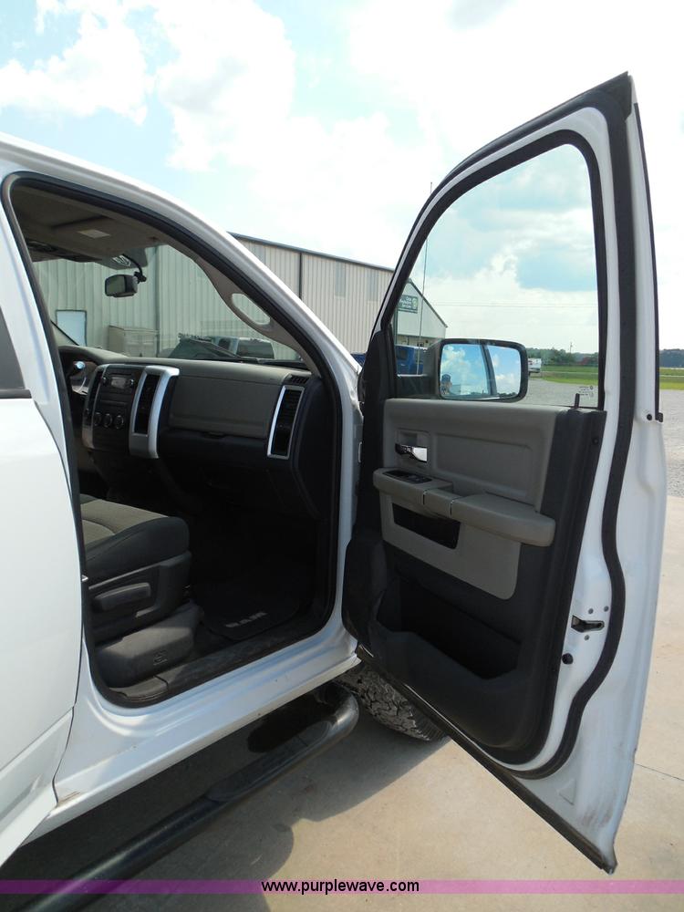 image for item I3385 2011 Dodge Ram 2500 HD Crew Cab pickup truck